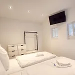 - Haus G, App 0g0712